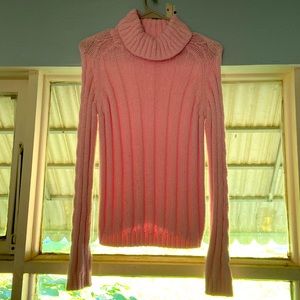 Cute pink sweater barely worn soft quality